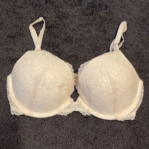 Victoria Secret White Lace Push Up Bra